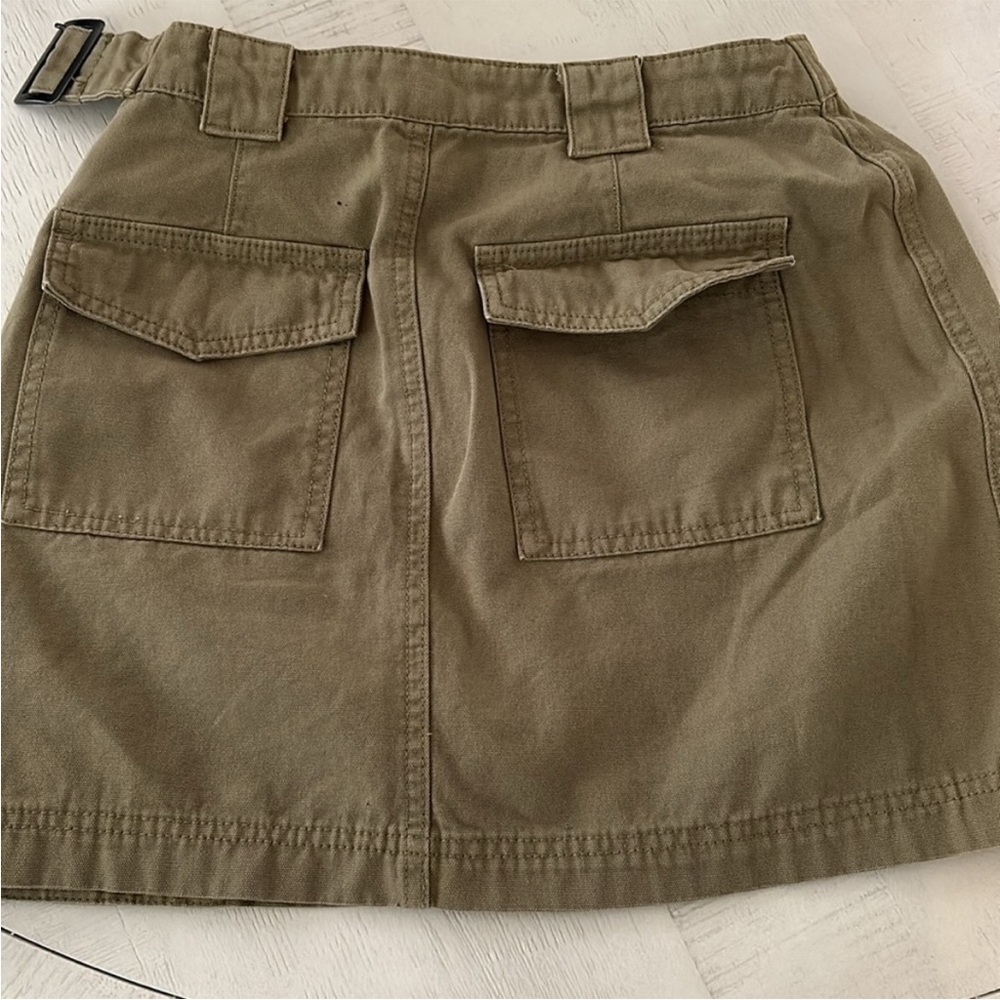 Grunge army green cargo back pockets mini skirt adjustable waist buckle - Picture 3 of 8